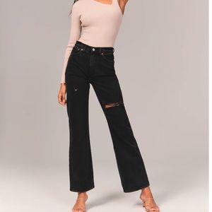 Abercrombie - Women's High Rise 90s Relaxed Jean in Black